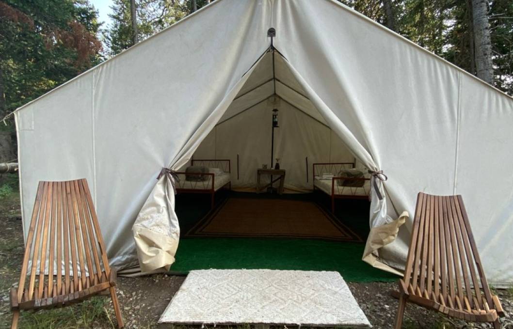 wyoming hunting - the camp